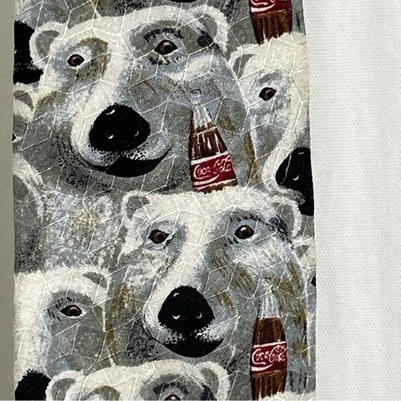Coca Cola 100% Silk Men’s Neck Tie POLAR BEAR FACES BOTTLE 58”L 4”W made USA - Picture 3 of 5